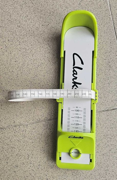Мярка за обувки за малки деца Clarks