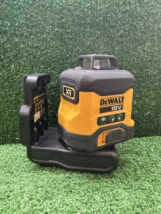 Лазерен нивелир Dewalt DCLE34031