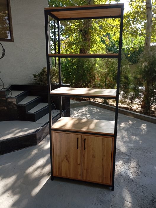 Имеется письменный стол в стиле лофт стеллажи в наличии.