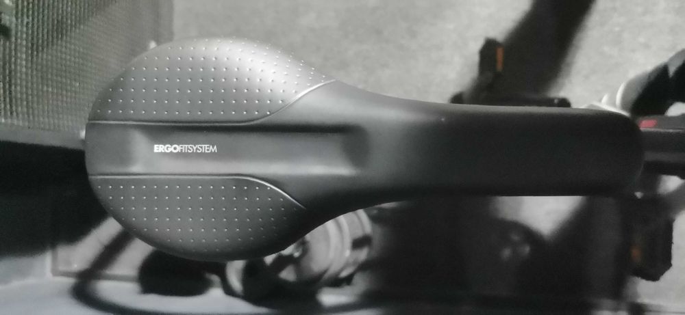 Cursiera Triban RC120/Frane pe Disc/Cadru Full Aluminiu