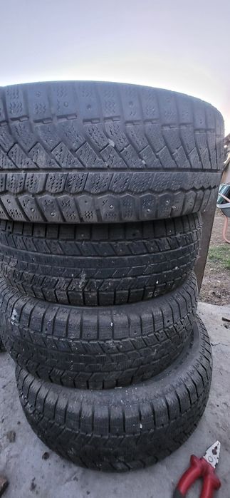 Продам шины 195/65R15