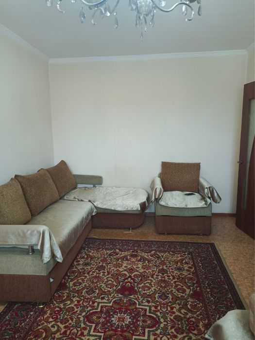 Диван угловой в хорошем состоянии