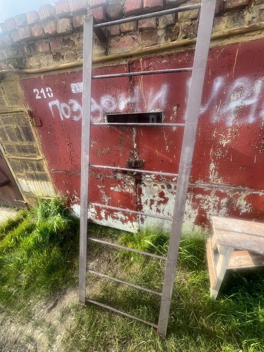Продам лестницу металическую стальную