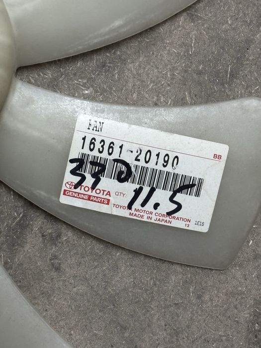 Крыльчатка лопасть  лексус рх 330