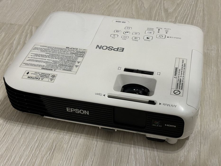 Продам проектор Epson в хорошем состоянии.