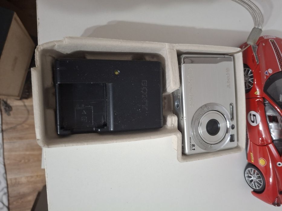 Цифровая камера Sony