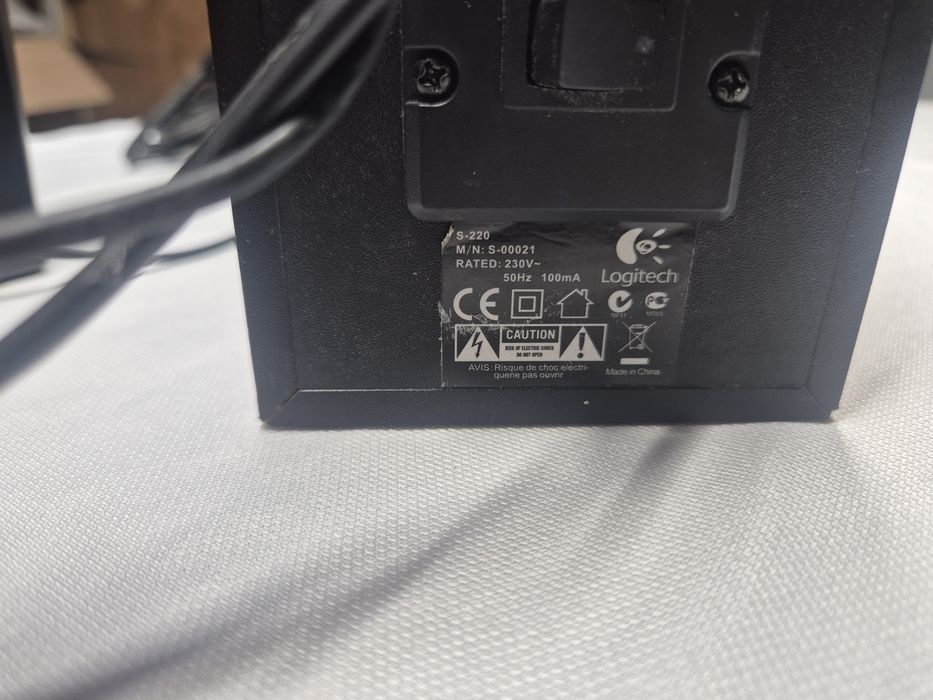 Logitech S220 sistem audio 2.1
