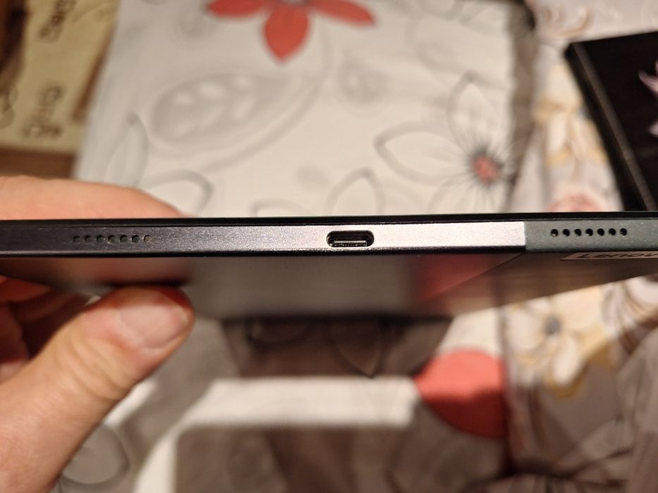 Таблет Lenovo ТВ-j606F..