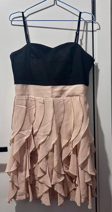 Платья на девушку