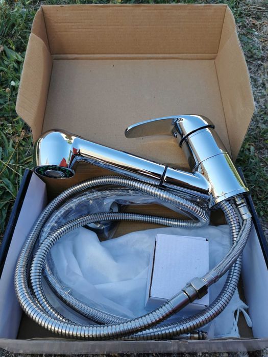 Смесител стоящ с издърпваща се слушалка/фризьорски /за  кухня или баня