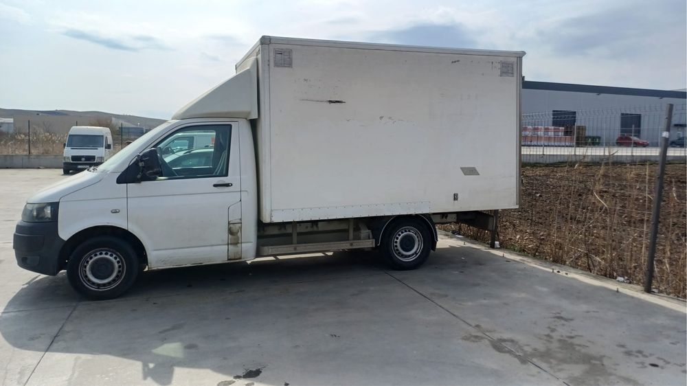 Vând Volkswagen T5 cub