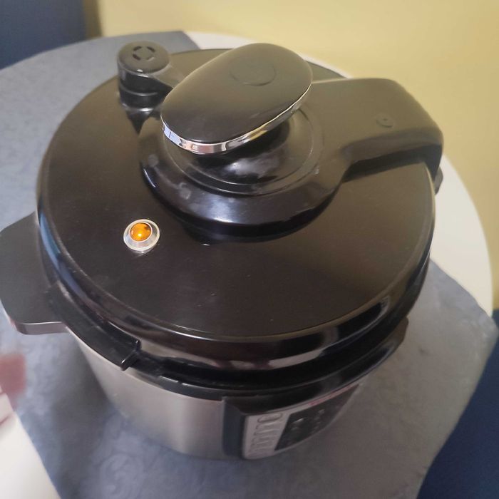 Vând oala one pot tefal