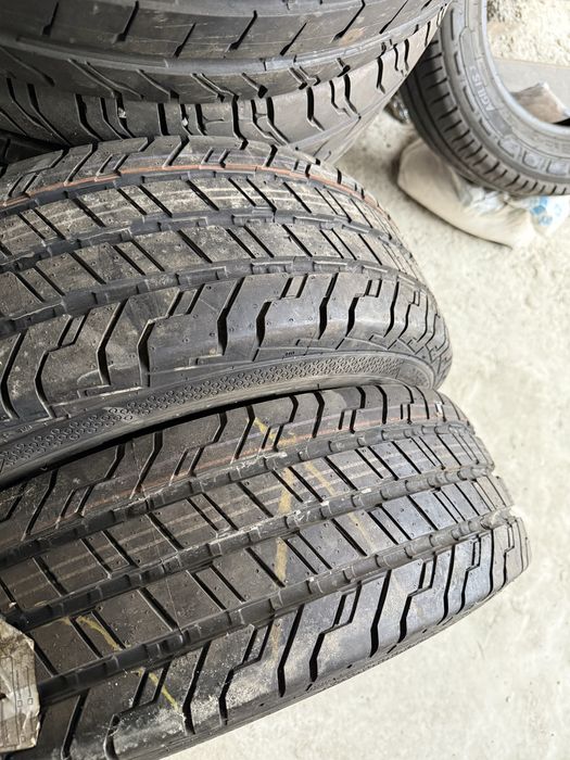 2бр Бусови гуми 205/65 R16c Continental ContiVanContact НОВИ!