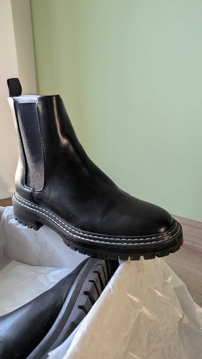 Дамски кожени боти