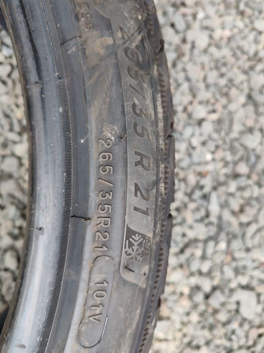 305 30 21 cu 265 35 21 Michelin. An 2023