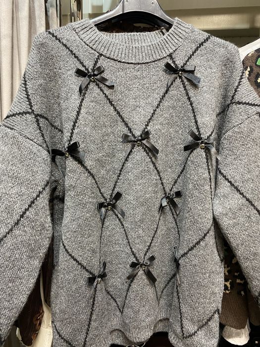 Дамски пуловери на 35лв.