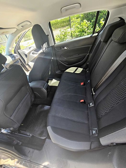 Peugeot 308 Benzină 1.2 an 2016 cutie manuală