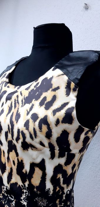 Елегантна рокля !!