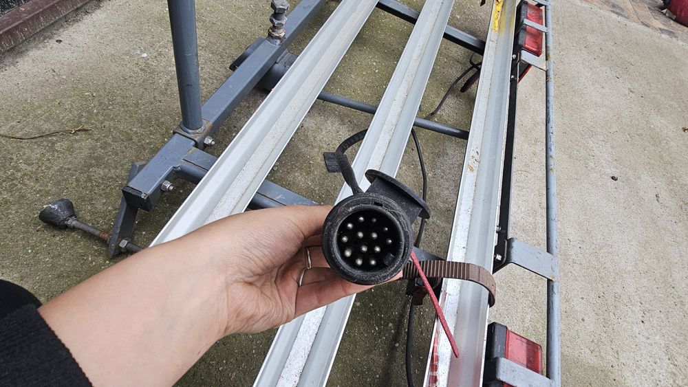 Suport auto pentru 3 biciclete