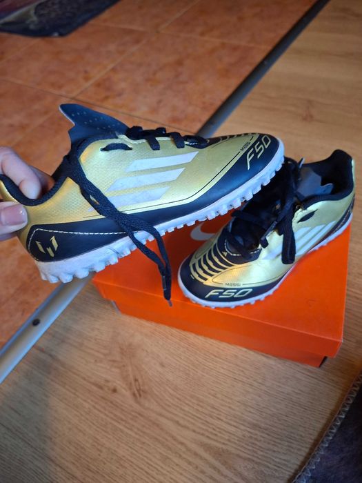 Детски футболни обувки/стоножки Футболни обувки F50 Club Messi