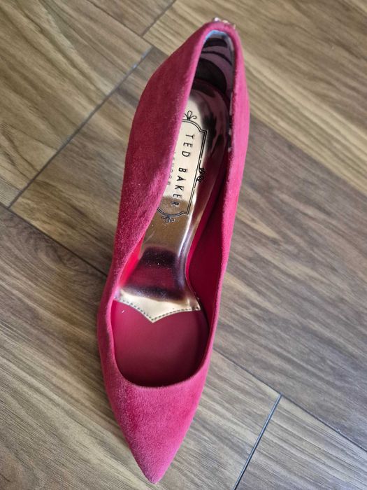 Маркови обувки, Ted Baker