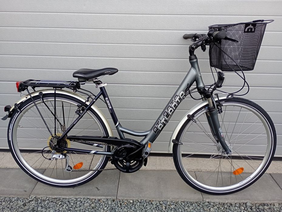 Bicicletă damă DIAMANT,roti 26,cu 3 vit Nexus,frână picior !