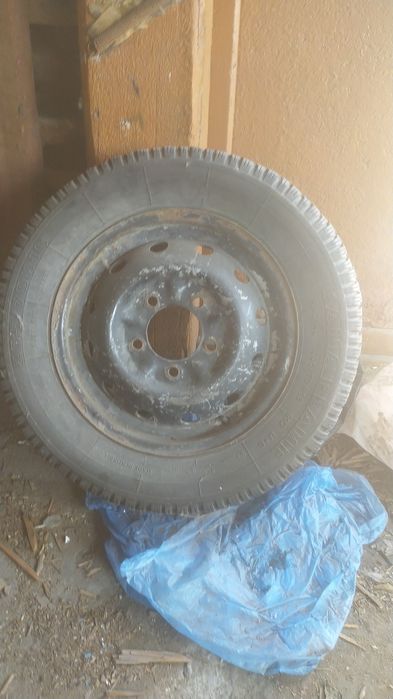 Диск с резиной 16р. Нива