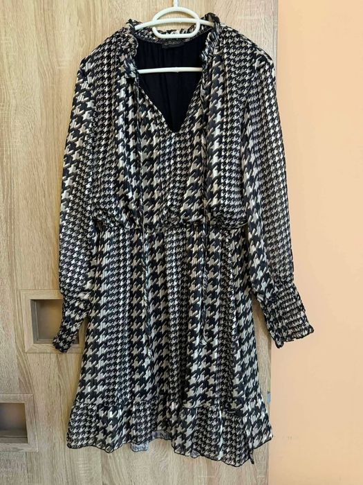 Много запазени рокли 20€ бр