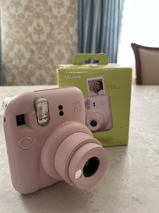 Instax mini 12.