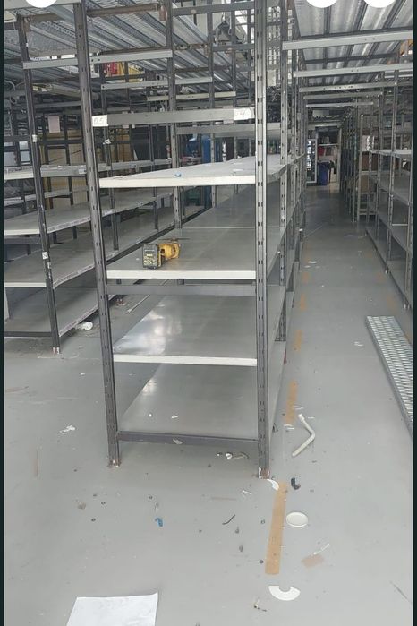 Rafturi metalice
