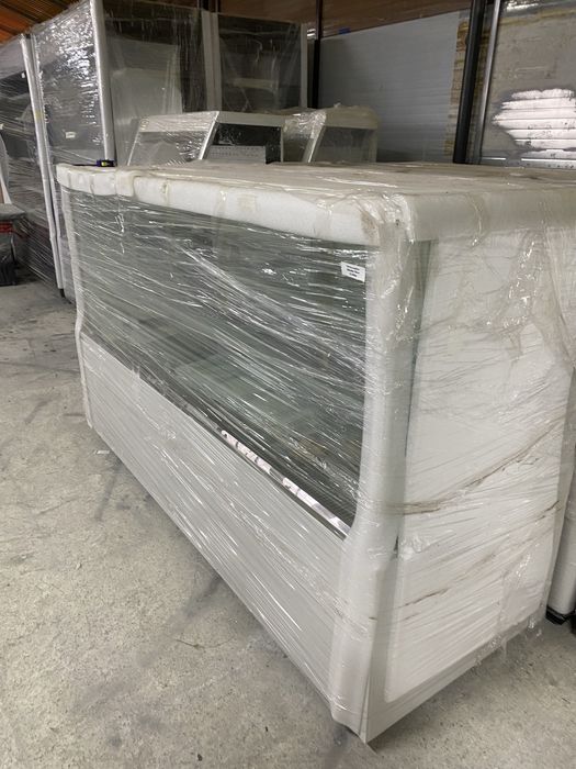 Vitrina frigorifica pentru prajituri