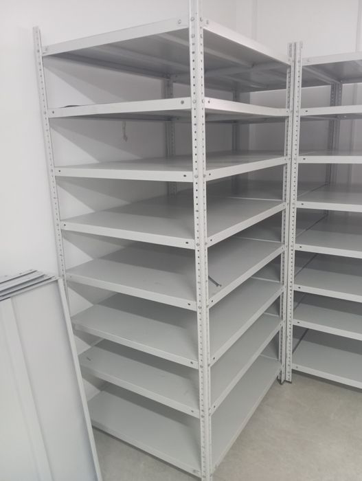 Продаются стеллажи