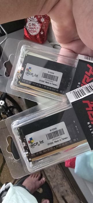 Новая оперативка 8гб ддр4