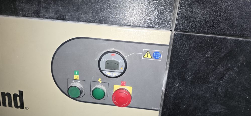 Продавам компресор и изпарител