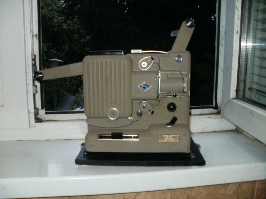 Vintage videoproiector , aparat de proiectie Eumig  P8  , colectie