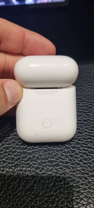 Продам airpods 1 оригинал