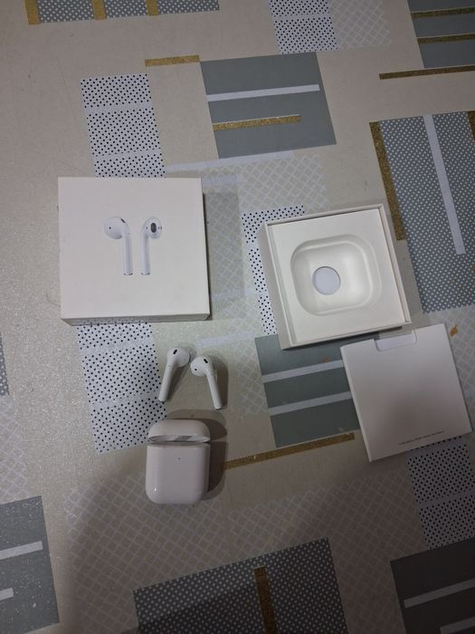 Наушники Airpods