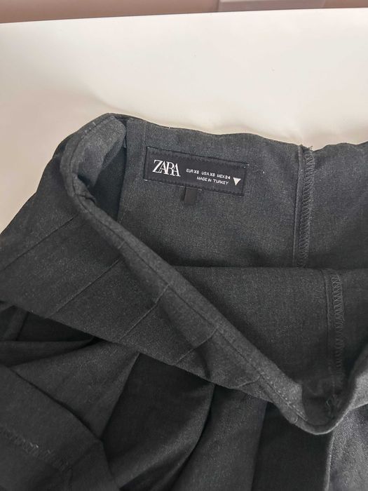Дамска пола-панталон ZARA размер XS