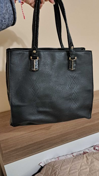 Две дамски чанти