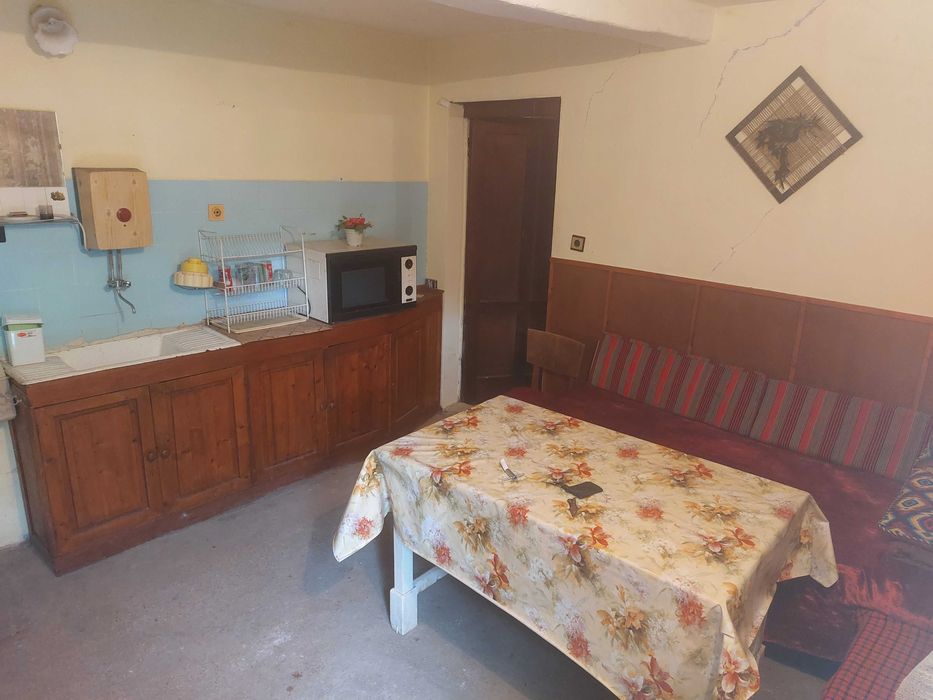 Продавам къща.Село-Караш