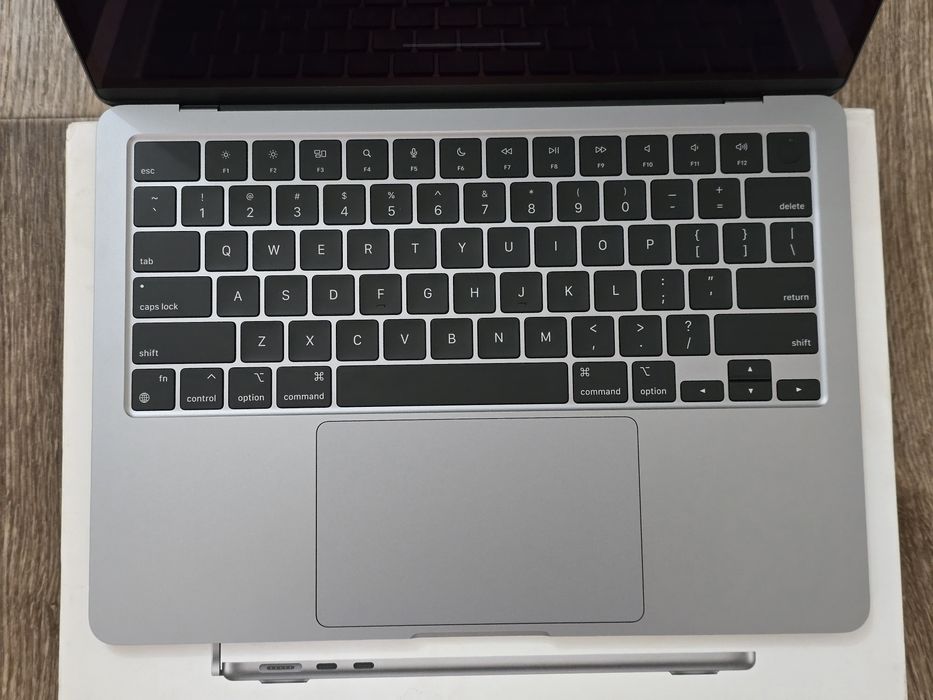 MacBook Air 13 M3 24/512 новый