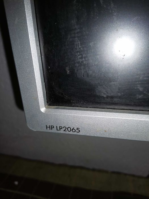 Запазена клавиатура с USB и монитор HP общо за 50 лева