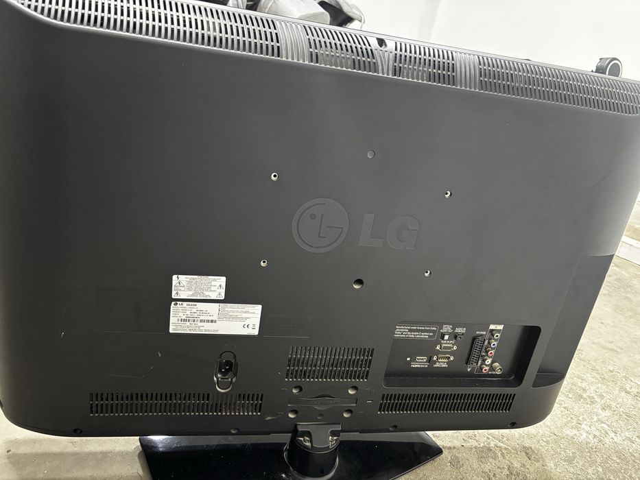 Телевизор LG 32LD350 – 32 инча (81 см) / Full HD LCD,
