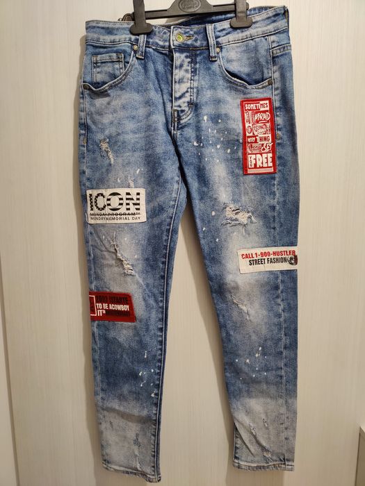 Blugi noi fara eticheta