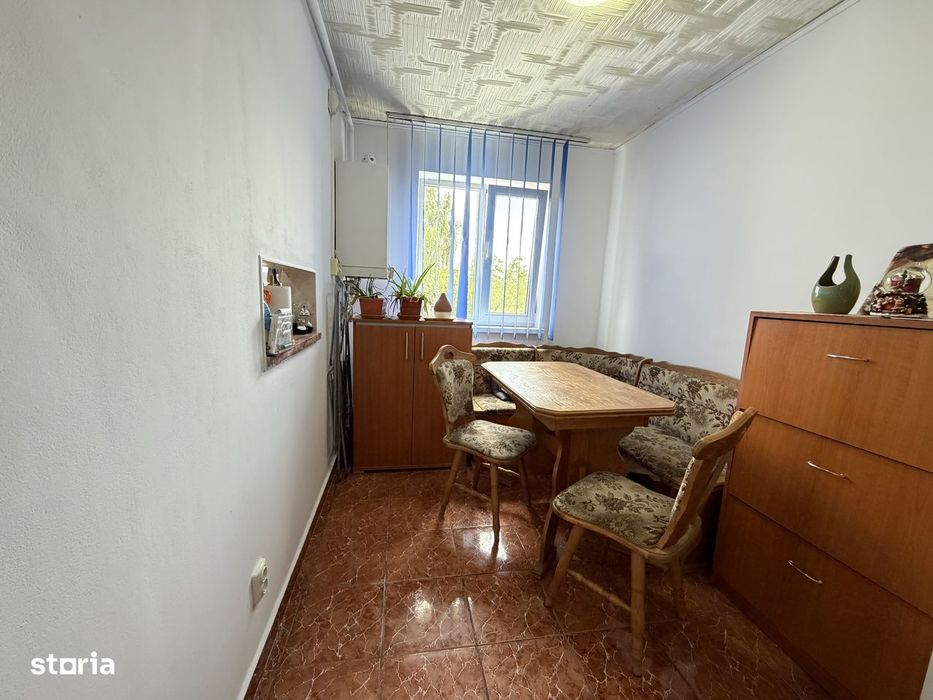 Apartament trei camere, zona Gemenii-Florilor.