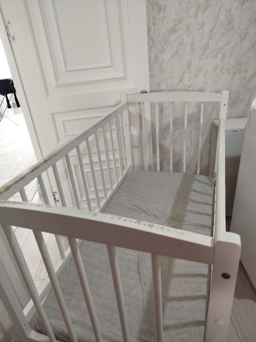 Кроватка детская с матрасом б/у