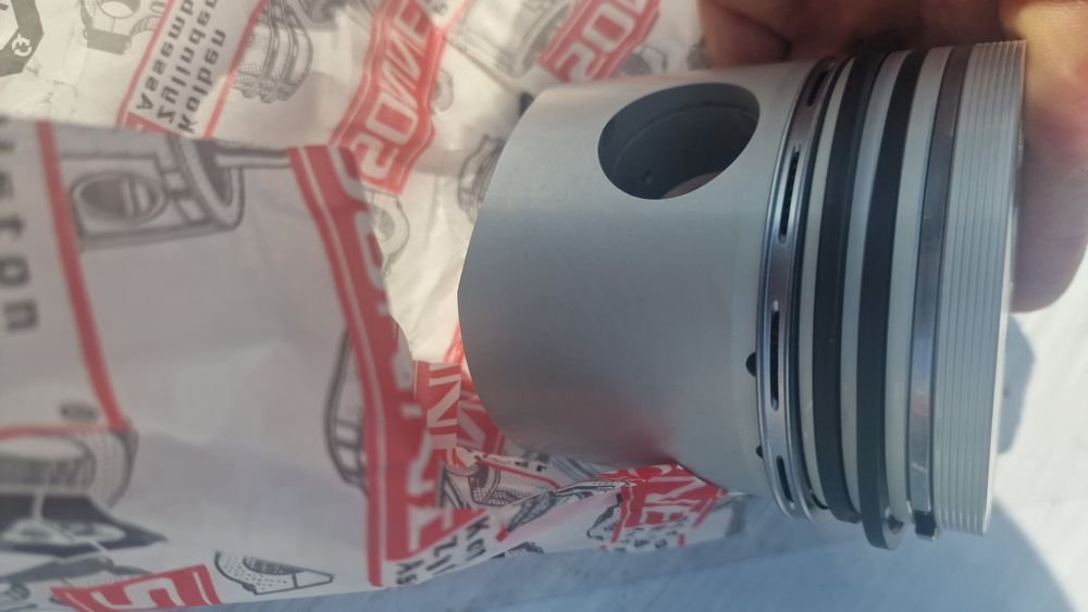 Piston fiat 411.415 pe cota de reparație r1 pret 550 lei bucata se poa