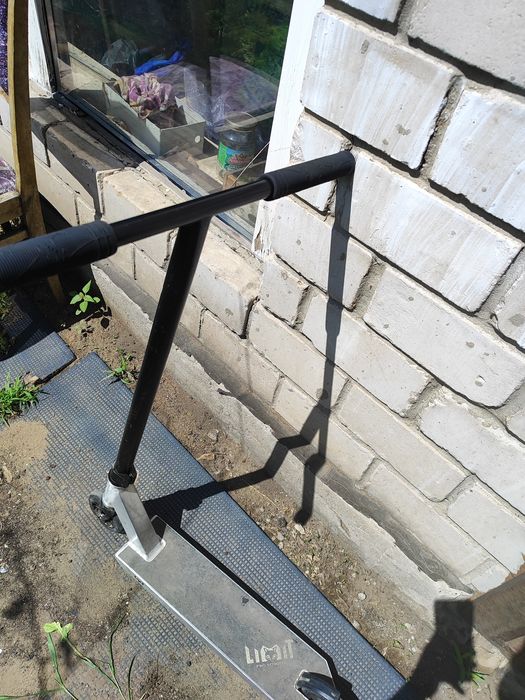 Срочно продам самокат Limit