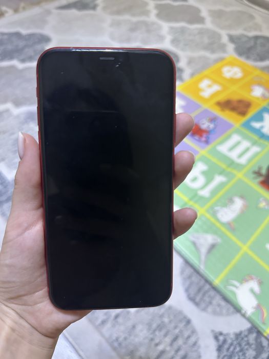 Продам айфон 11.