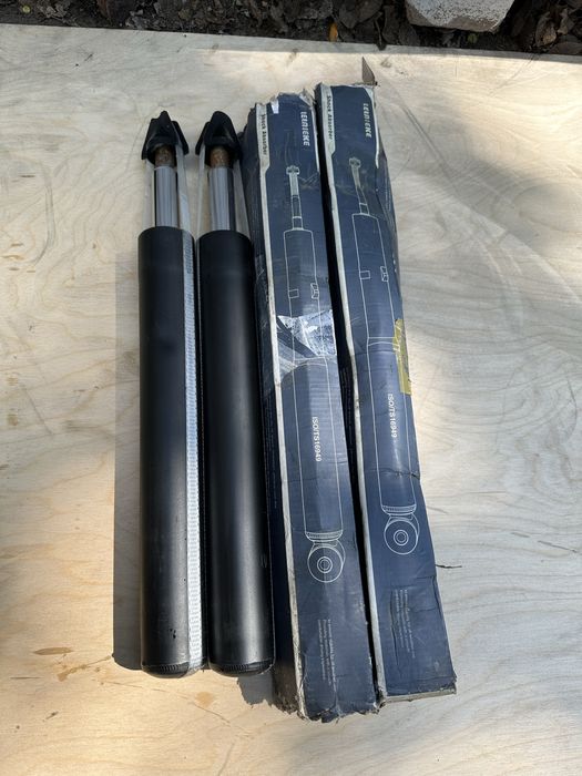 Амортизаторы Audi 100 C4